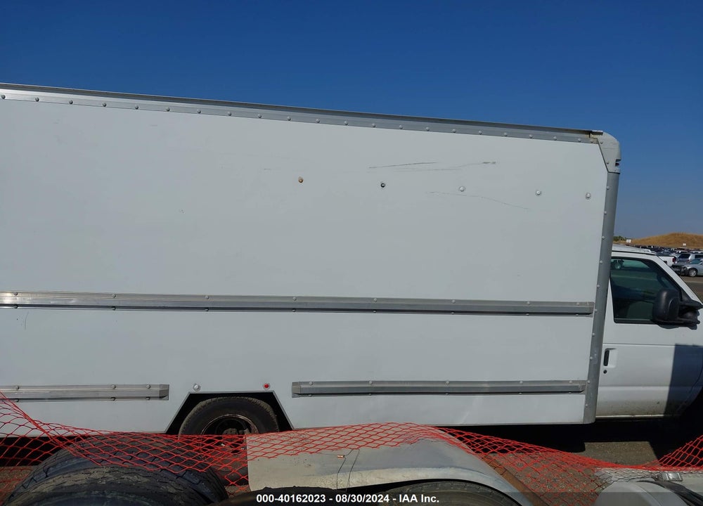 2009 FORD E-350 CUTAWAY VIN: 1FDWE35L29DA36998