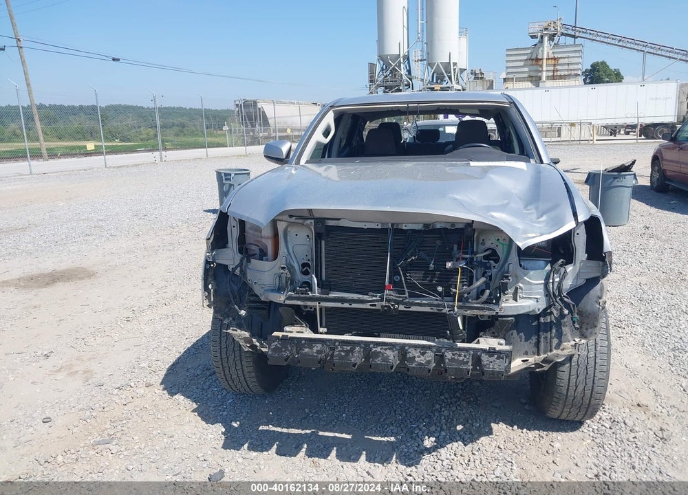 2018 TOYOTA TACOMA SR5 V6 VIN: 3TMAZ5CN9JM075311