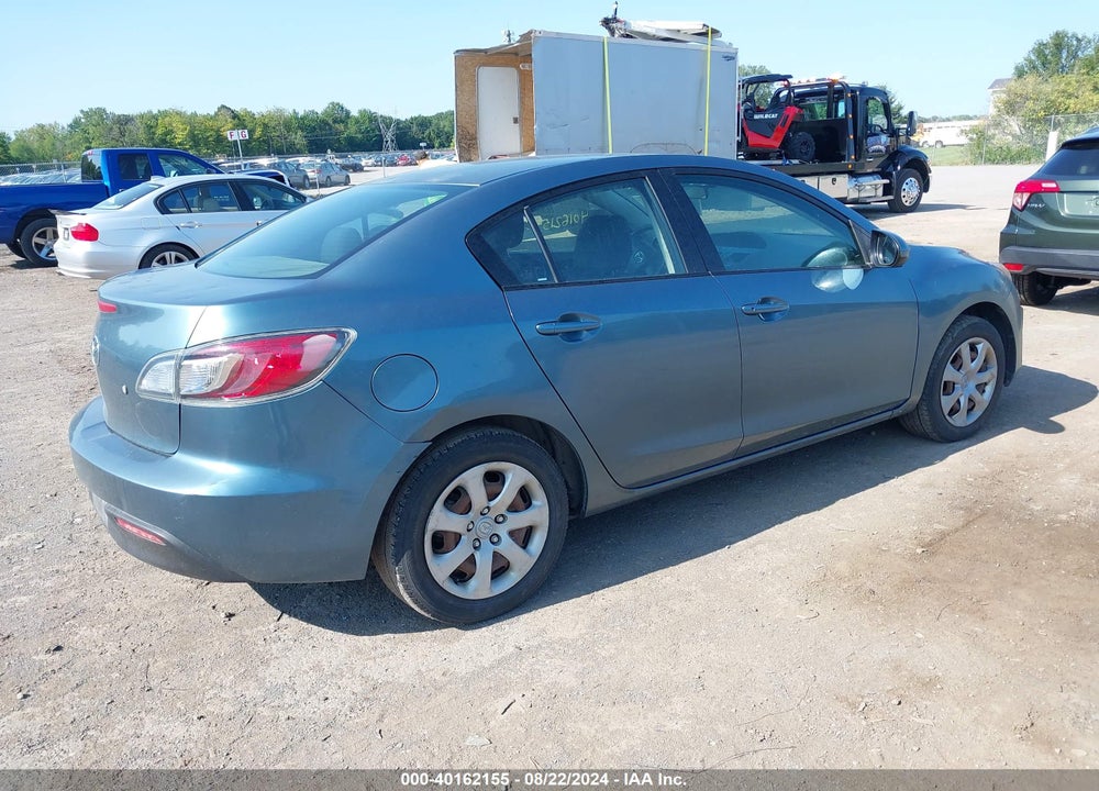 2011 MAZDA 3 I SPORT VIN: JM1BL1UG4B1399036