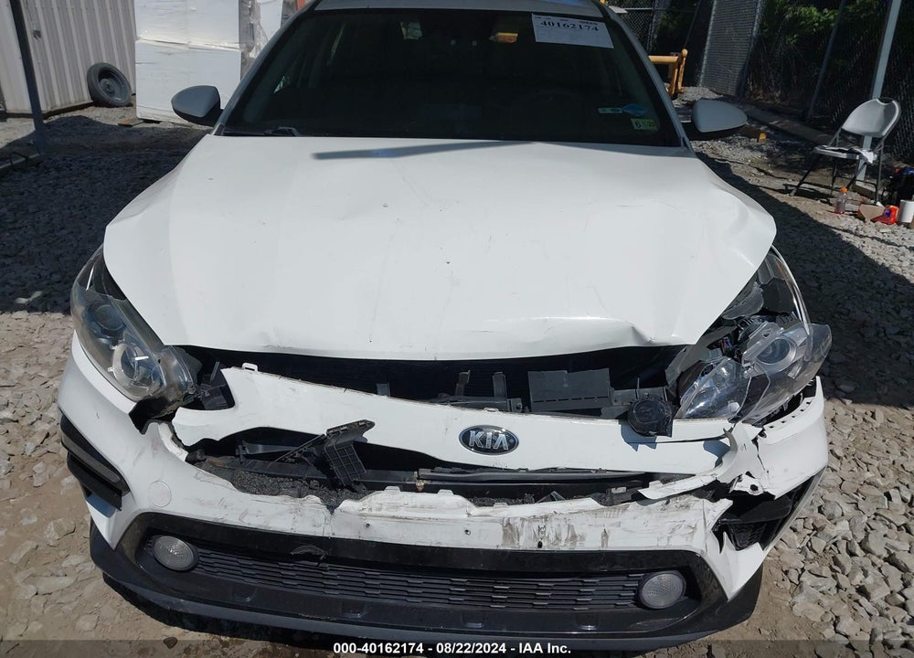 2019 KIA FORTE LXS VIN: 3KPF24AD6KE040493