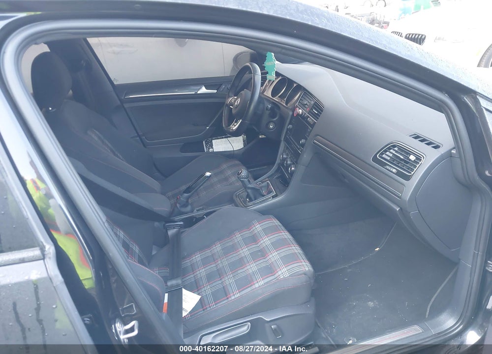 2018 VOLKSWAGEN GOLF GTI 2.0T AUTOBAHN/2.0T S/2.0T SE VIN: 3VW547AU4JM290193