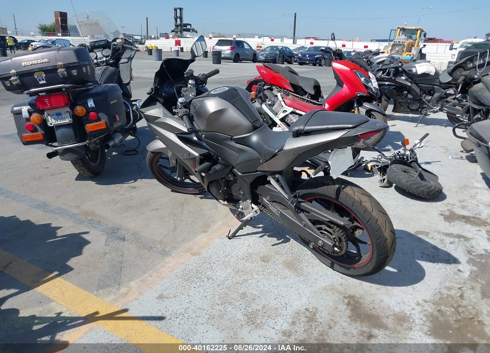 2016 YAMAHA YZFR3 VIN: MH3RH06Y8GK010272
