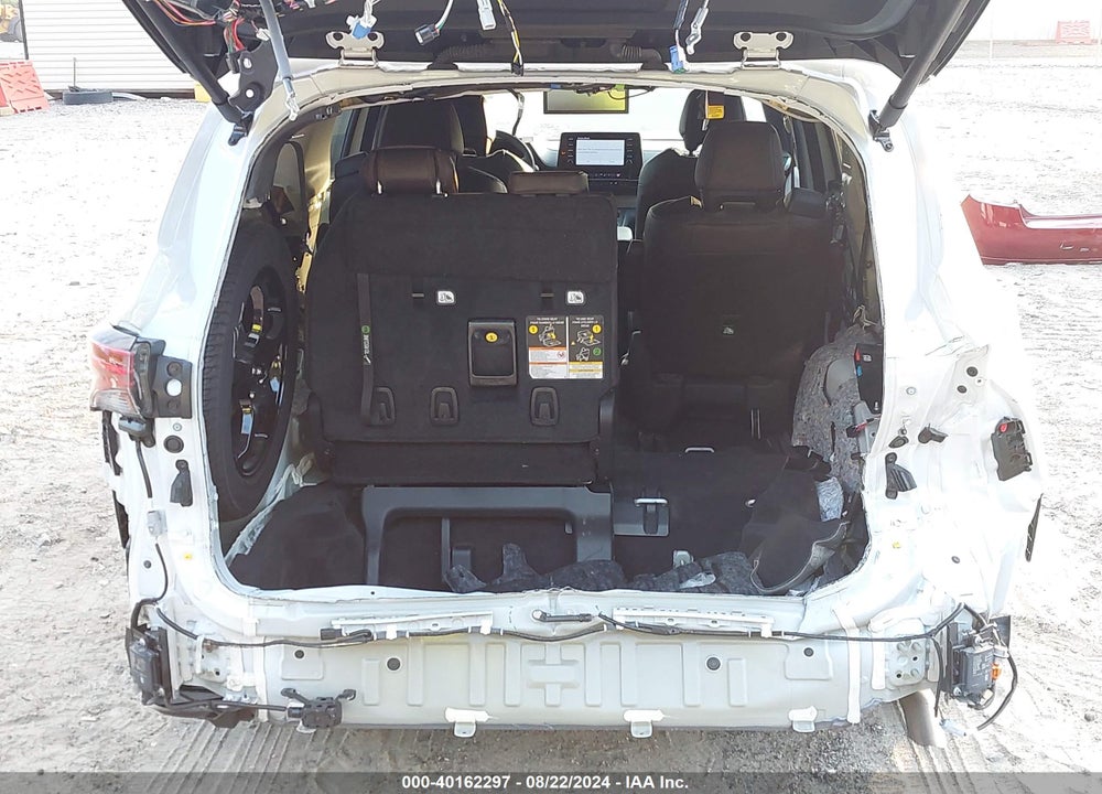 2024 TOYOTA SIENNA PLATINUM VIN: 5TDESKFC8RS108521