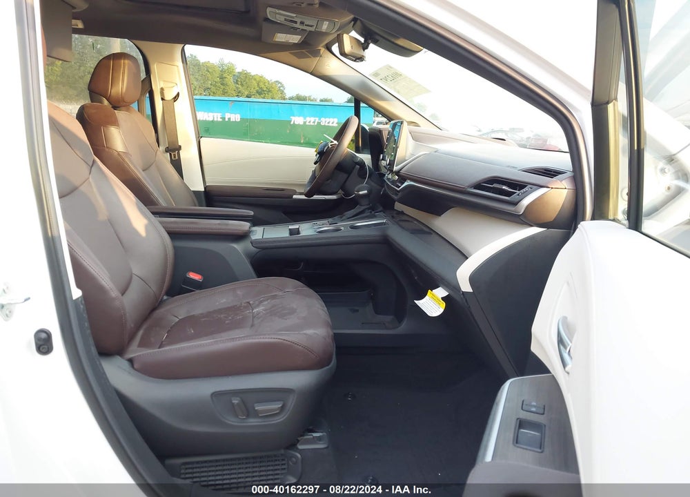 2024 TOYOTA SIENNA PLATINUM VIN: 5TDESKFC8RS108521