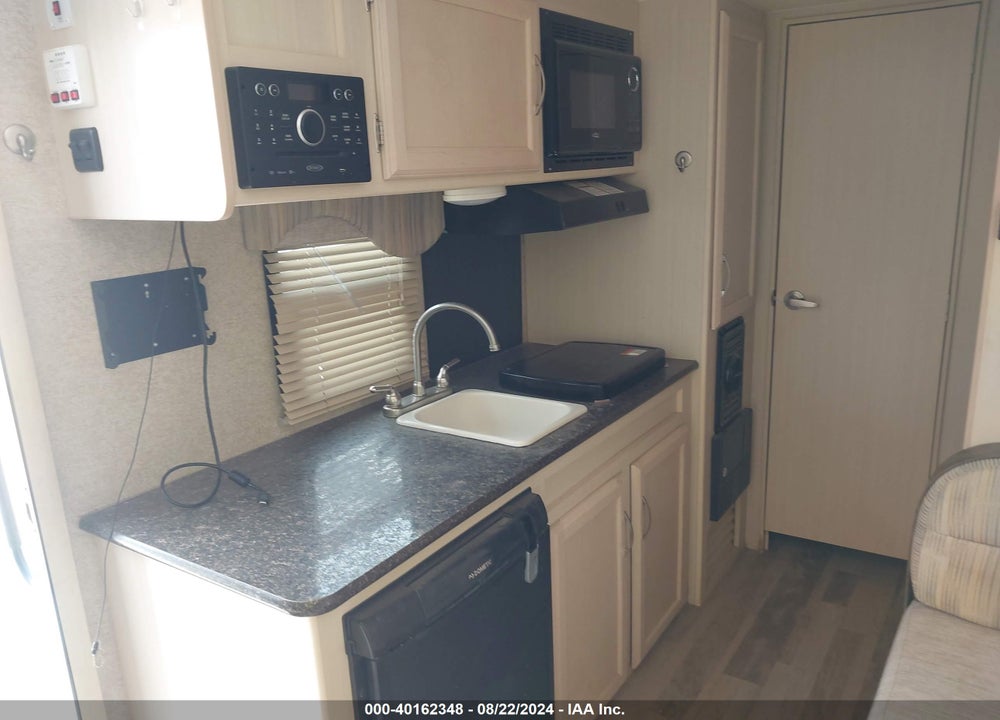 2018 WINNEBAGO MICRO 1700BH VIN: 54CTM2G10J3036525