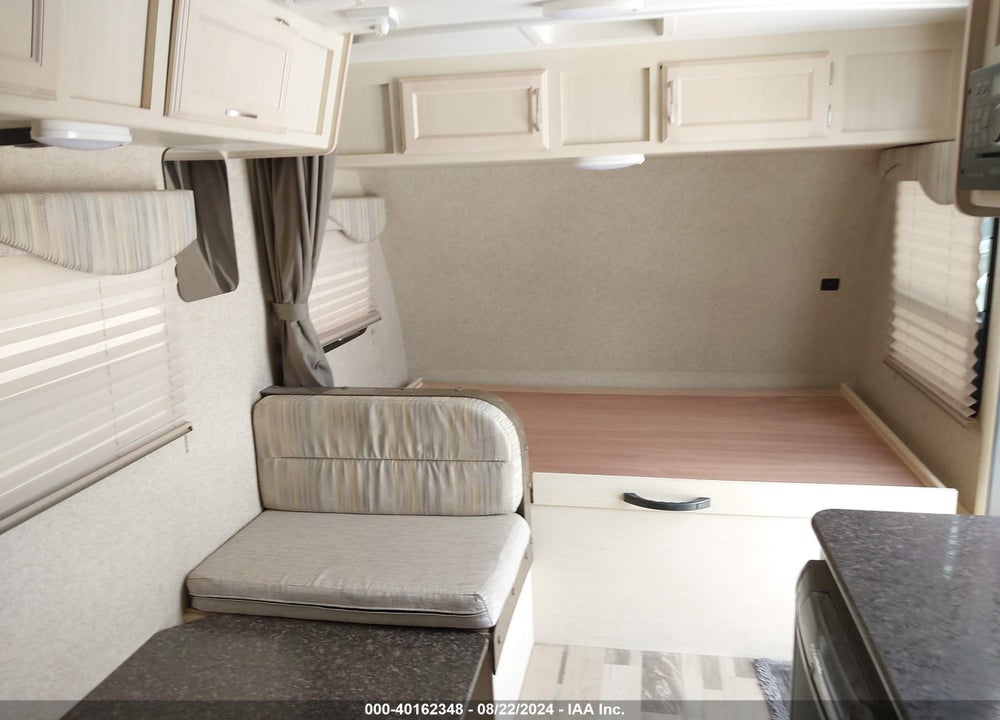 2018 WINNEBAGO MICRO 1700BH VIN: 54CTM2G10J3036525