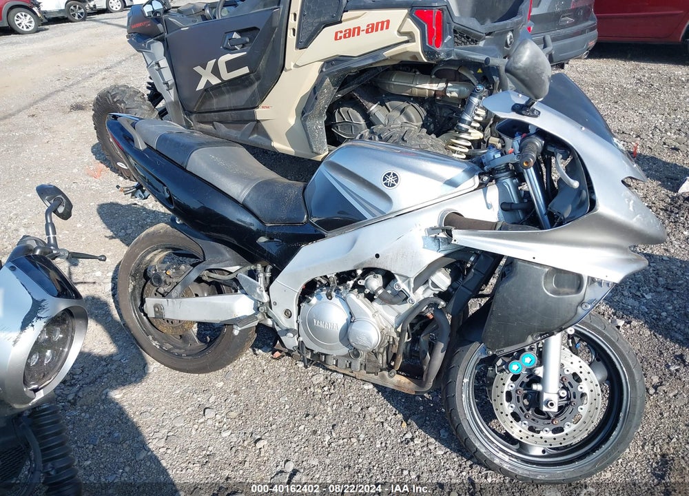 2003 YAMAHA YZF600 R VIN: JYA5AHE033A037158