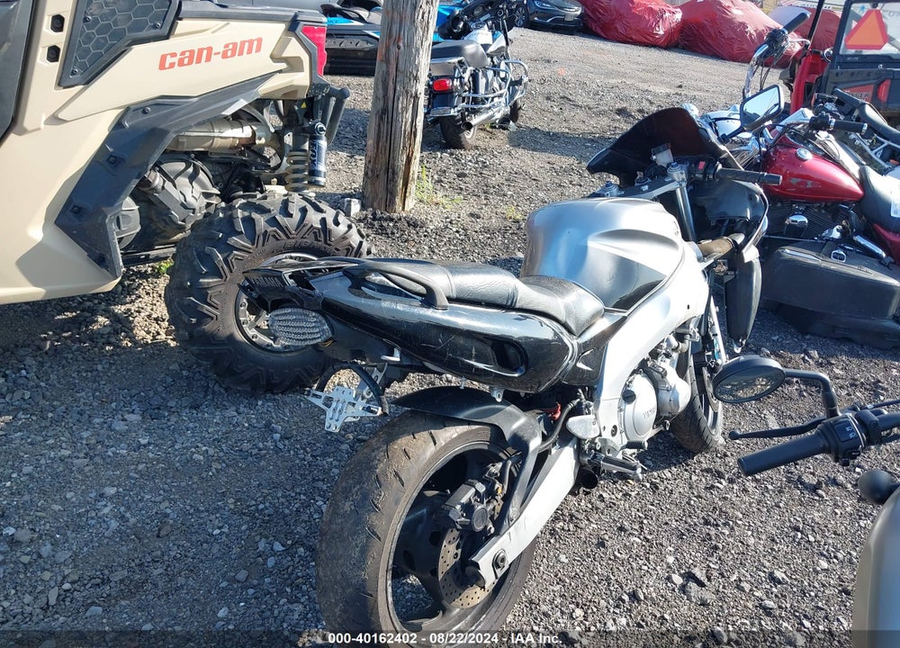 2003 YAMAHA YZF600 R VIN: JYA5AHE033A037158
