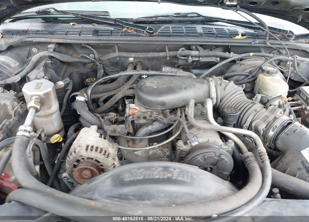 2002 CHEVROLET S-10 VIN: 1GCDT13W72K187081