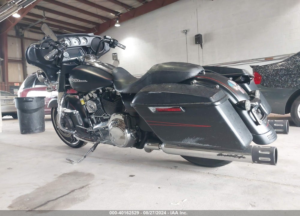 2016 HARLEY-DAVIDSON FLHXS STREET GLIDE SPECIAL VIN: 1HD1KRM14GB646550