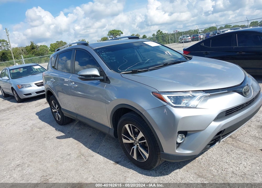 2018 TOYOTA RAV4 XLE VIN: JTMWFREV9JD122576
