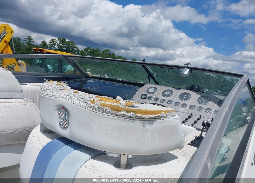 1988 CHRIS CRAFT STINGER VIN: CCBAF131I788