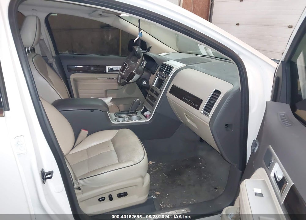 2008 LINCOLN MKX VIN: 2LMDU88C88BJ24935
