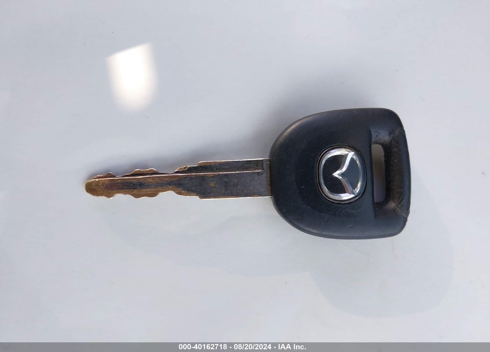 2008 MAZDA 3 S GRAND TOURING VIN: JM1BK343981812203