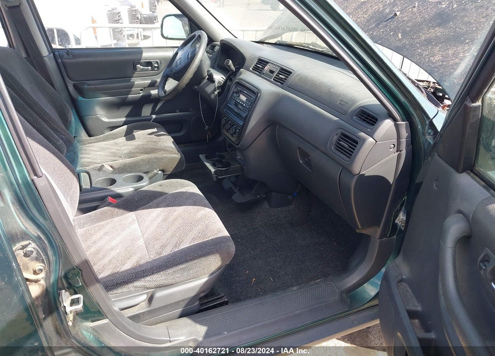 2000 HONDA CR-V VIN: JHLRD1868YC063547