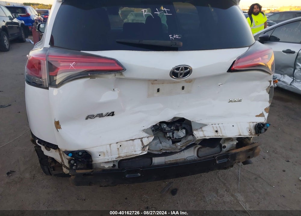 2016 TOYOTA RAV4 XLE VIN: 2T3WFREV7GW278806