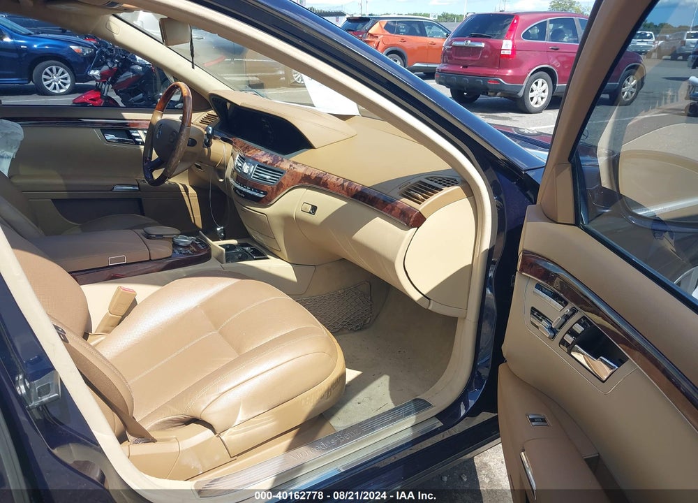 2007 MERCEDES-BENZ S 550 4MATIC VIN: WDDNG86X57A141841