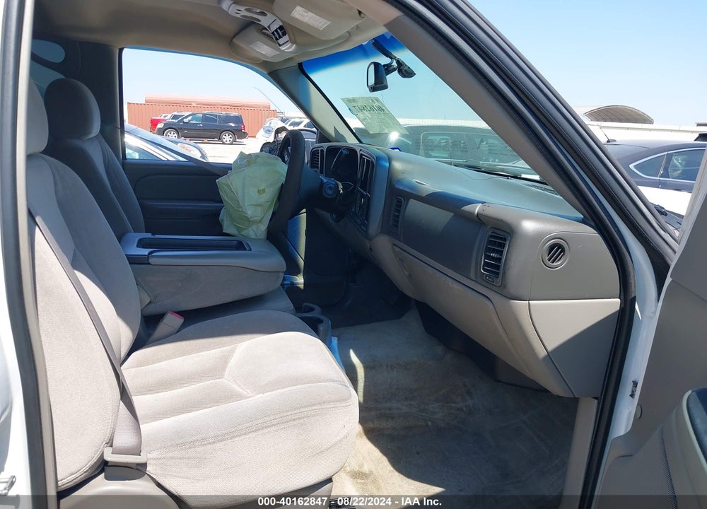 2005 GMC YUKON SLE VIN: 1GKEC13V85J224617