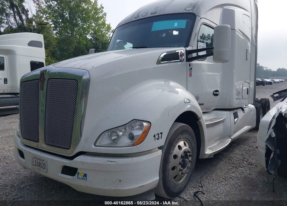 2019 KENWORTH T680 VIN: 1XKYD49X1KJ343559