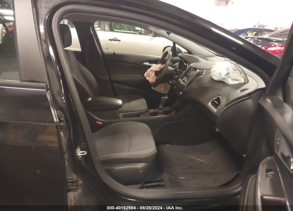 2019 CHEVROLET CRUZE LS VIN: 1G1BC5SM2K7134637