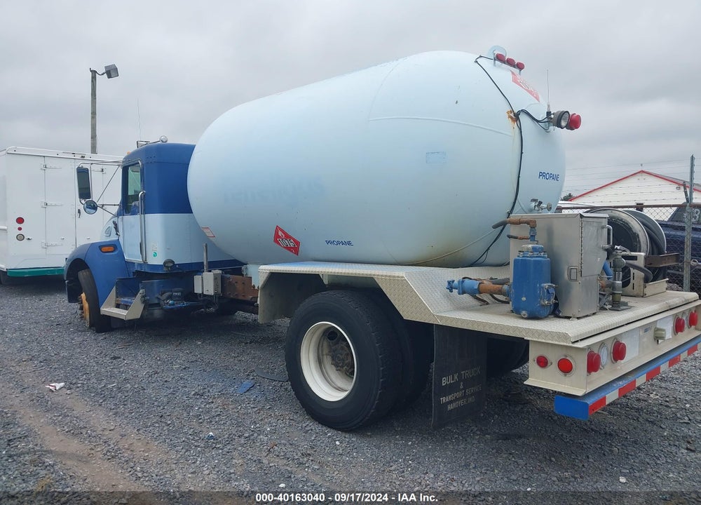 2005 KENWORTH CONSTRUCTION T300 VIN: 2NKMHD7XX5M073793