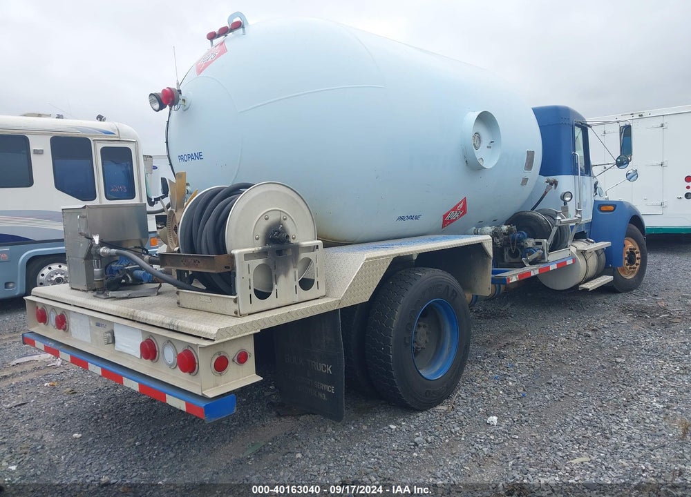 2005 KENWORTH CONSTRUCTION T300 VIN: 2NKMHD7XX5M073793