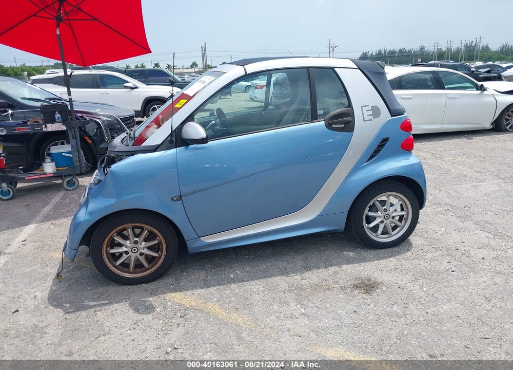 2014 SMART FORTWO ELECTRIC DRIVE PASSION VIN: WMEEK9AA4EK785731