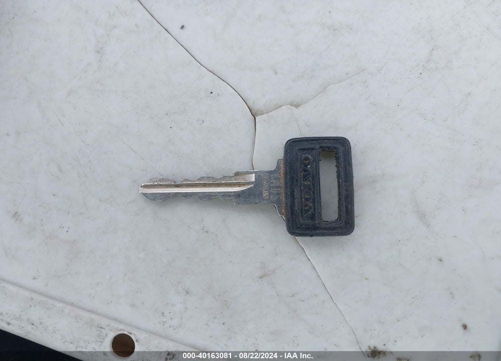 1994 VOLVO 940 VIN: YV1JW8314R1128703