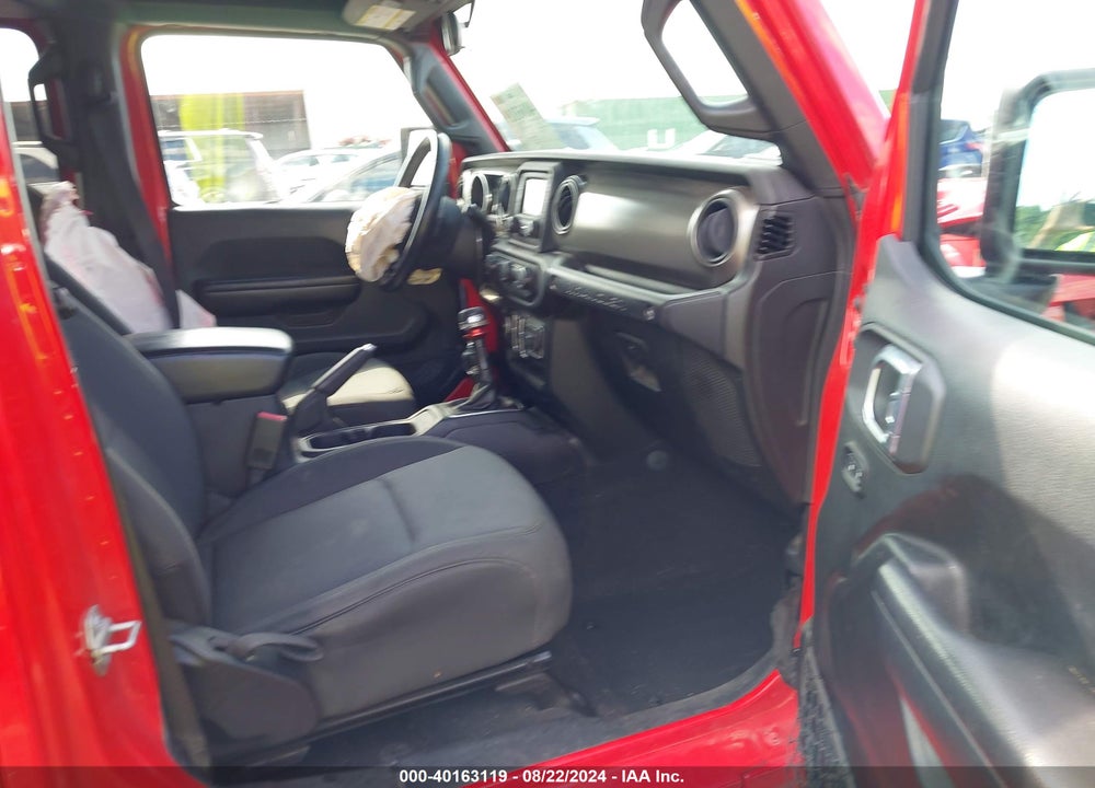 2018 JEEP WRANGLER UNLIMITED SPORT S 4X4 VIN: 1C4HJXDG5JW186696