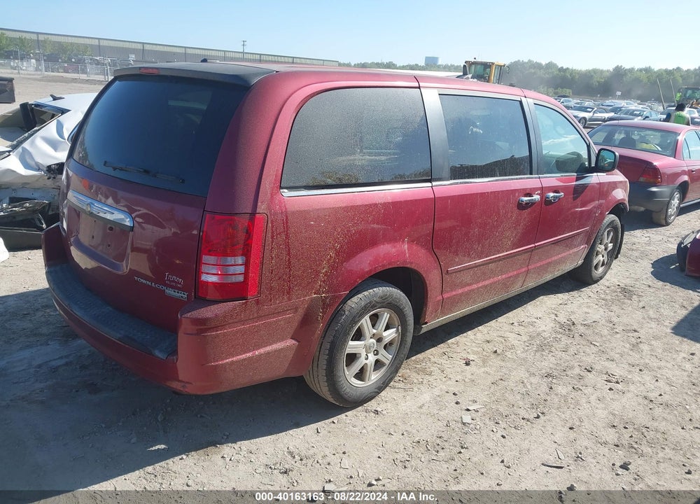 2010 CHRYSLER TOWN & COUNTRY NEW LX VIN: 2A4RR2D12AR365812