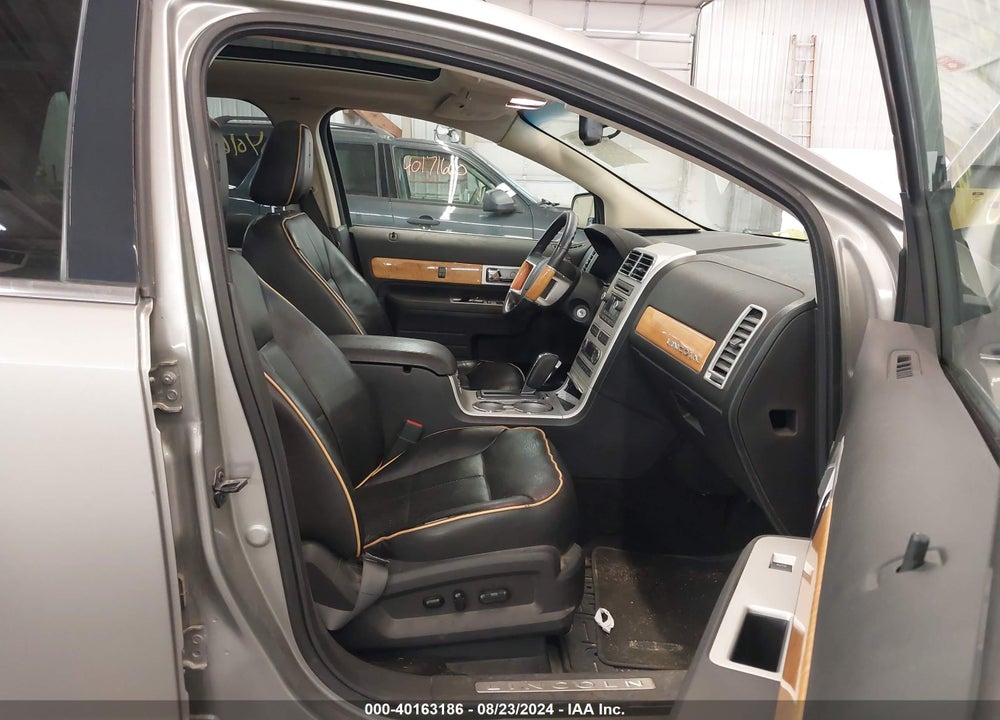 2008 LINCOLN MKX VIN: 2LMDU88C78BJ24652
