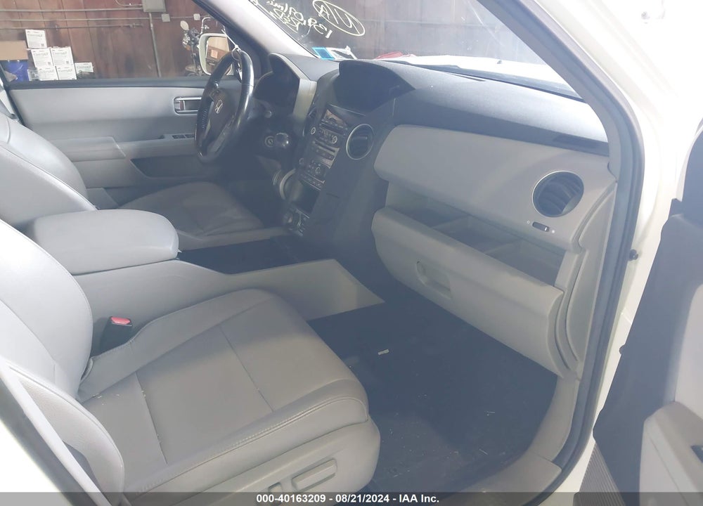 2012 HONDA PILOT TOURING VIN: 5FNYF4H94CB029115