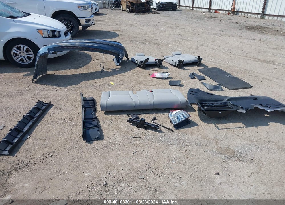 2017 HONDA PILOT TOURING VIN: 5FNYF6H92HB079983