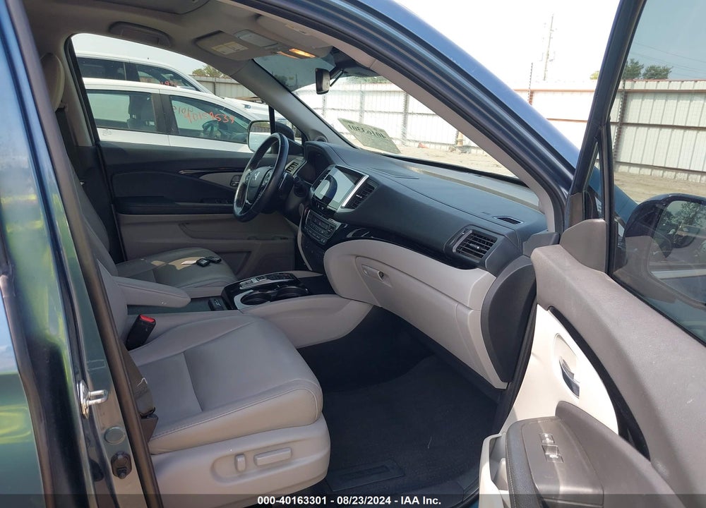 2017 HONDA PILOT TOURING VIN: 5FNYF6H92HB079983
