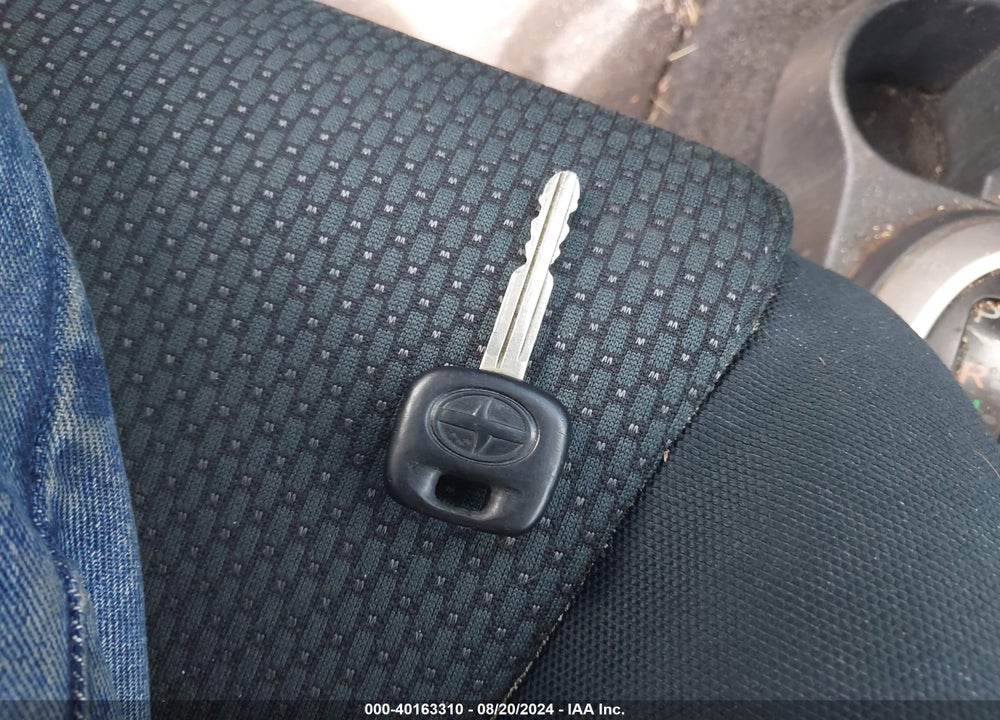 2006 SCION XB VIN: JTLKT324064117908