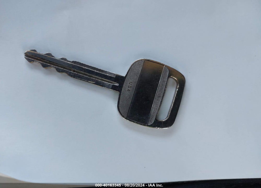 2009 SCION XB VIN: JTLKE50E891074927