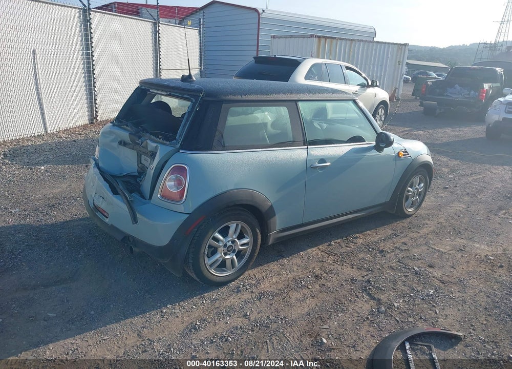 2011 MINI COOPER VIN: WMWSU3C52BT183969