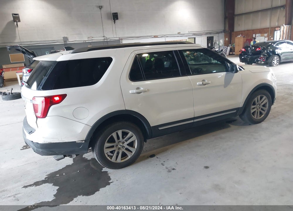 2018 FORD EXPLORER XLT VIN: 1FM5K8D82JGB02452
