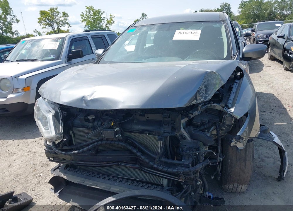 2018 NISSAN ROGUE S VIN: JN8AT2MV0JW301545