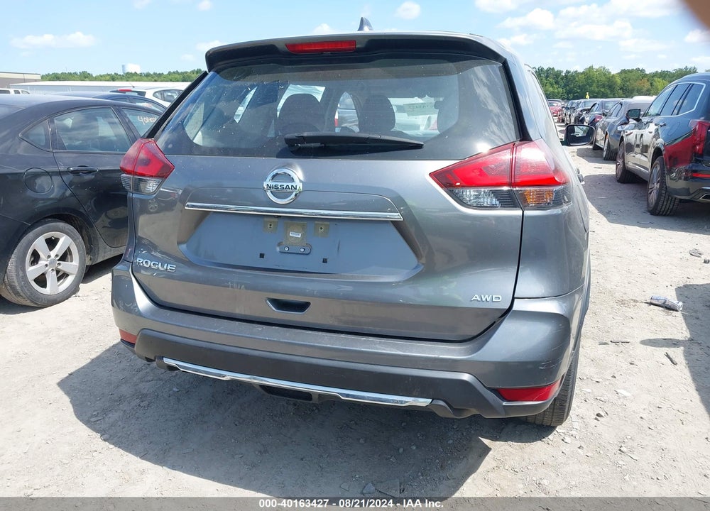 2018 NISSAN ROGUE S VIN: JN8AT2MV0JW301545