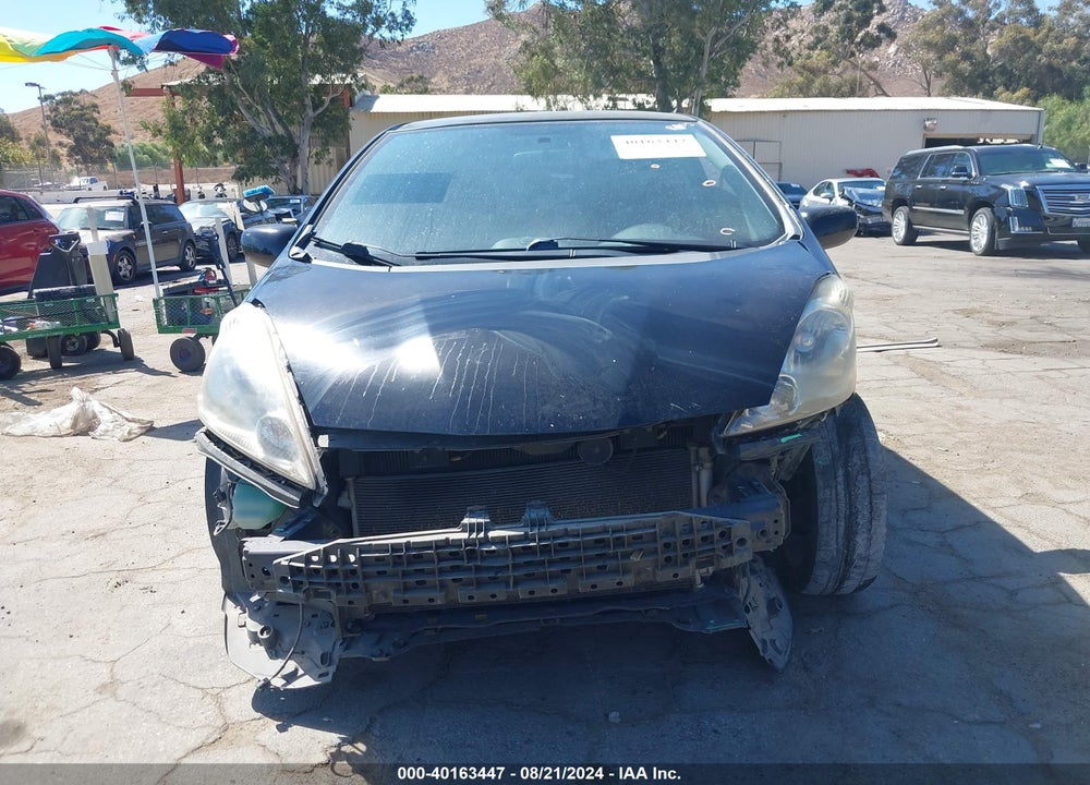 2011 HONDA FIT SPORT VIN: JHMGE8H58BS010702