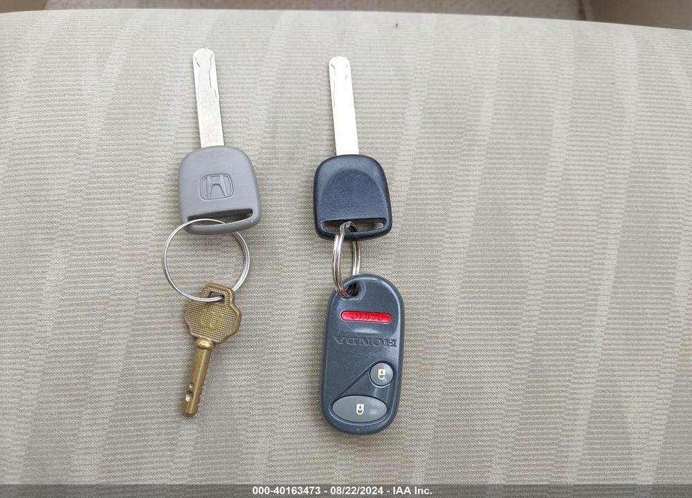 2004 HONDA CIVIC LX VIN: 2HGES165X4H623069