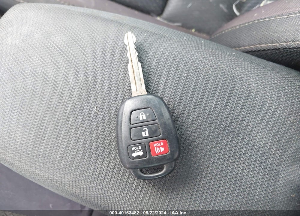 2018 TOYOTA COROLLA LE VIN: 5YFBURHE6JP831916