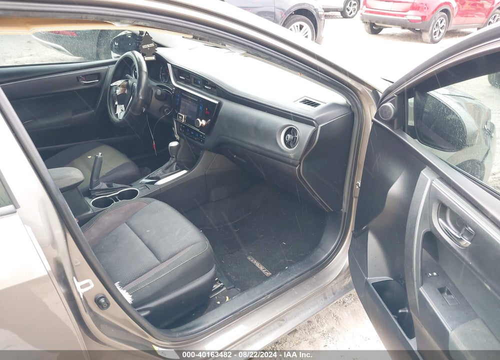 2018 TOYOTA COROLLA LE VIN: 5YFBURHE6JP831916