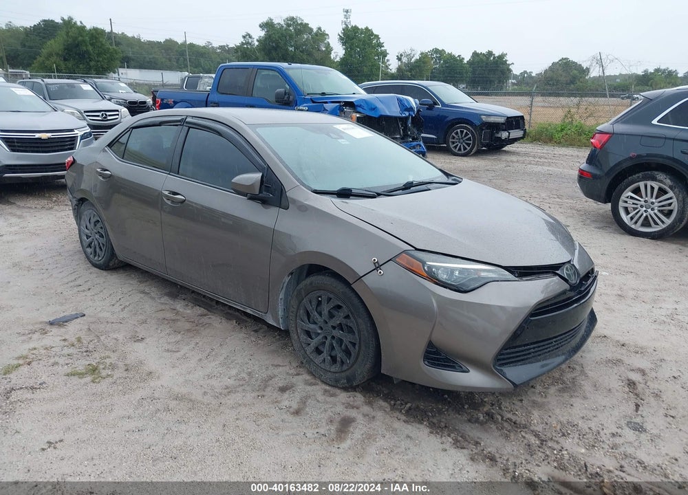 2018 TOYOTA COROLLA LE VIN: 5YFBURHE6JP831916