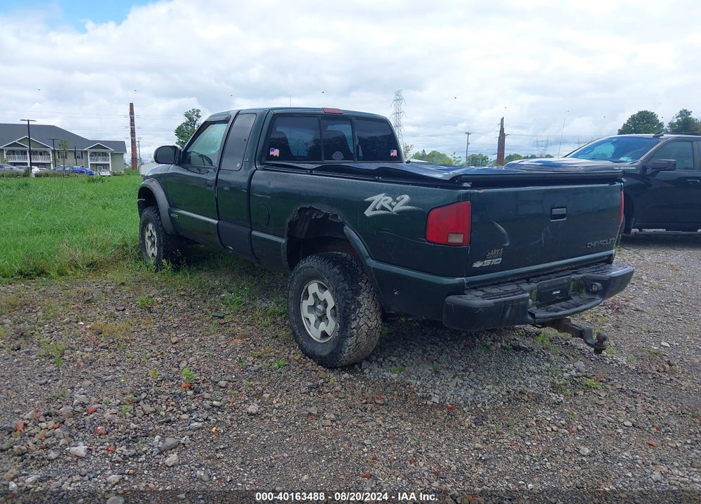 2002 CHEVROLET S-10 LS VIN: 1GCCT19W328196473