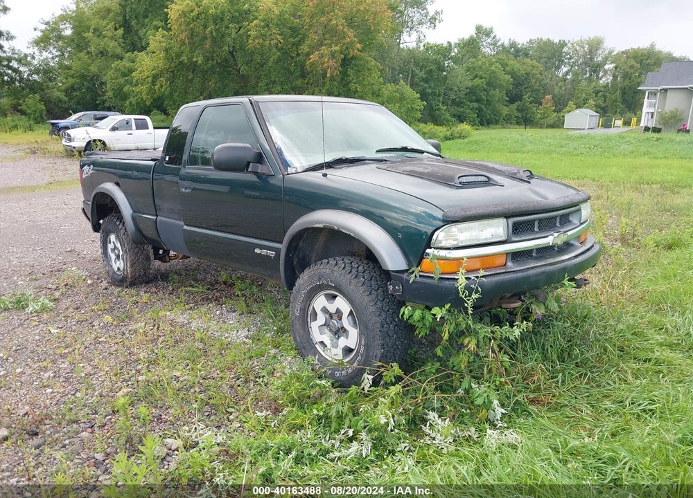 2002 CHEVROLET S-10 LS VIN: 1GCCT19W328196473