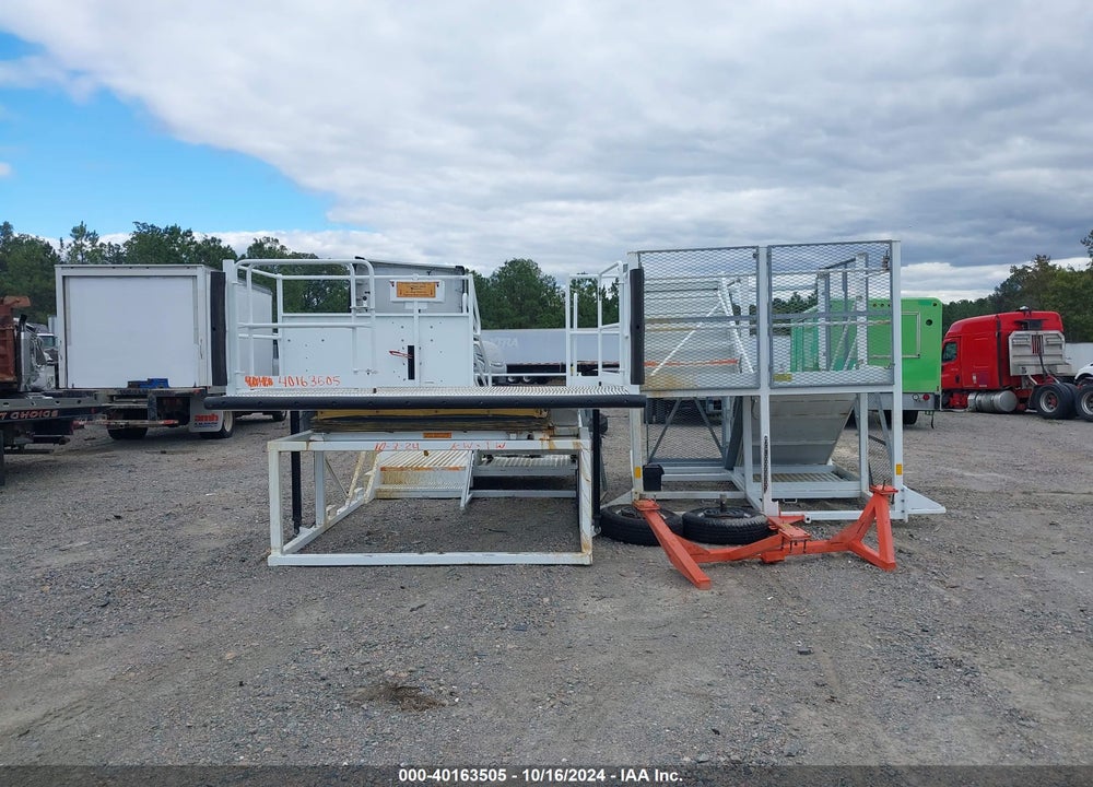 2011 UNDEFINED GSE A217166D VIN: 00000000000196489