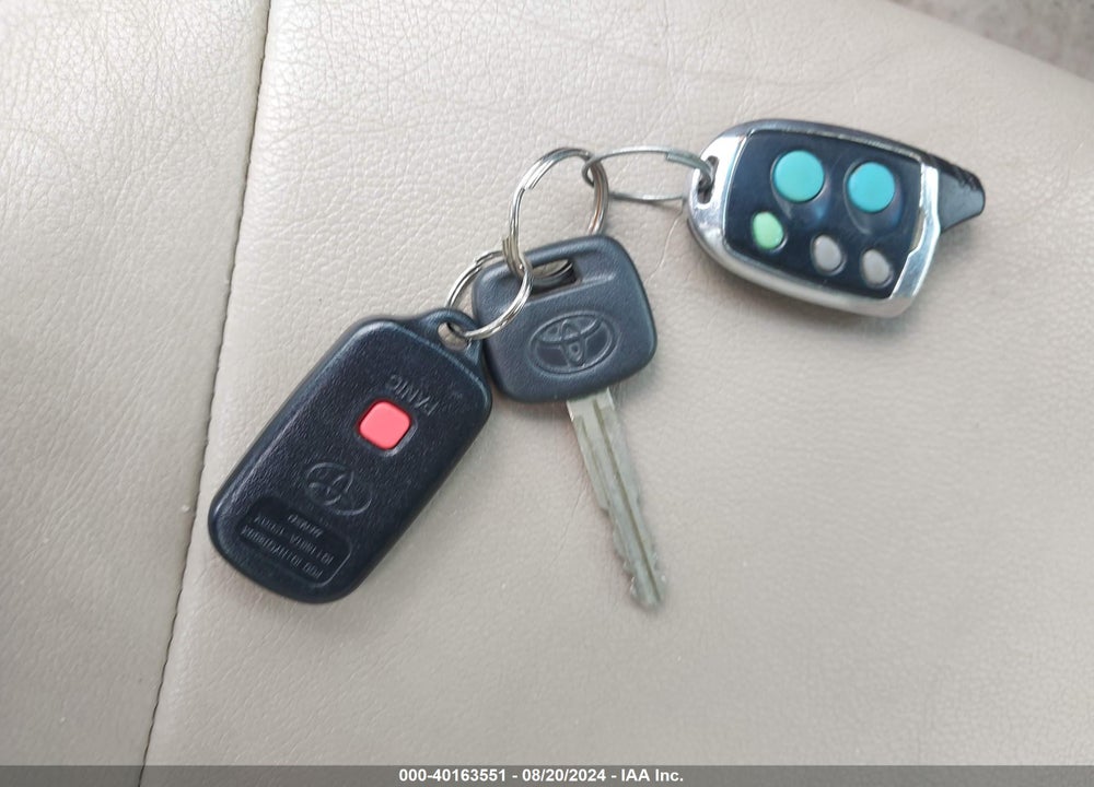 2005 TOYOTA PRIUS VIN: JTDKB20U653074613