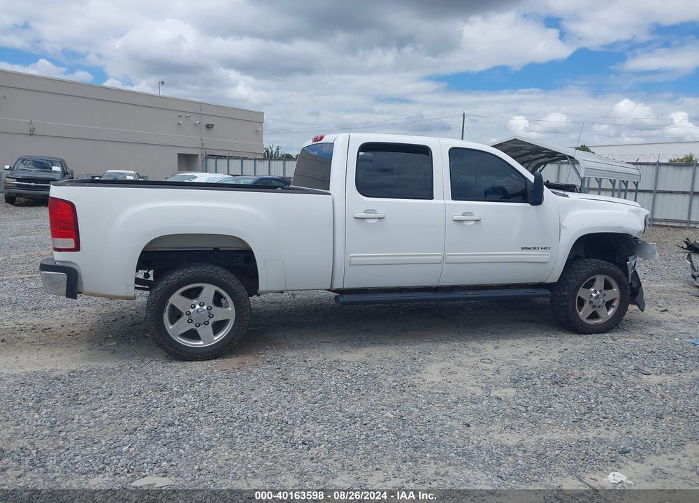 2013 GMC SIERRA 2500HD SLT VIN: 1GT121C86DF194722